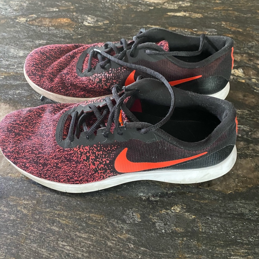 Nike Flyknit 10.5 Red and Black sneakers